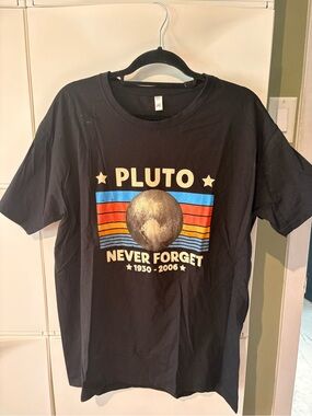 Pluto Never Forget Graphic Tee - Black